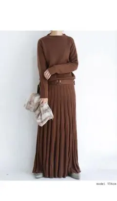 美品☆ パターントルソ antiqua ニットプリーツワンピース ミラノリブ