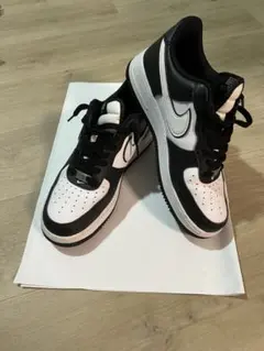 NIKE AIR FORCE 1 ブラック×ホワイト