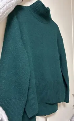 H&M グリーンニット　ディープグリーン