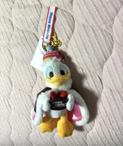 ドナルド ぬいぐるみ キーチェーン Donald Birthday 2026 - メルカリ