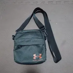 アンダーアーマー バッグ ポシェット カバン ポーチ グレー