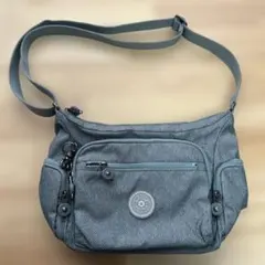 グレー ショルダーバッグ　キプリング