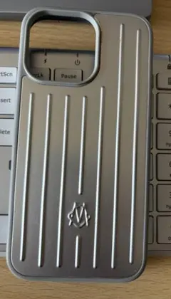 新品//未使用 RIMOWA iPhone12ケース シルバー・グレー黒 2025年最新】リモワ iphone12の人気アイテム - メルカリ