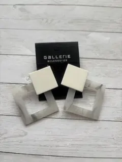 Gallerie スクエアピアス
