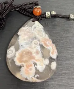 可愛い　桜瑪瑙　ペンダント　ネックレス　約40ミリ30ミリ
