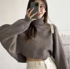 Dazy タートルネック クロップドニット