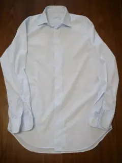 サックスブルー シャツ