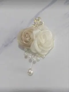 ブローチ　コサージュ　ホワイト　パール　パーティー　結婚式　卒業式　入学式