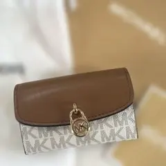 MICHAEL KORS 三つ折り財布 新品最終値段