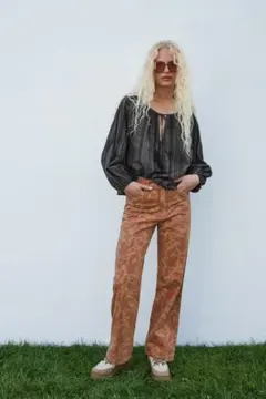 ZARA　プリント柄ストレートカットパンツ　XSサイズ　ブラウン系
