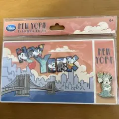 ディズニーストアニューヨーク　ポストカード・ピンバッジセット