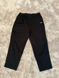 シンプル黒チノパン