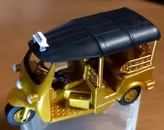 中古ミニチュア模型　トゥクトゥク ミニカー 金色のサムネイル