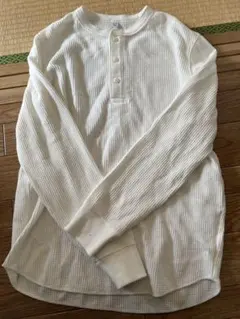 ユニクロ 長袖カットソー