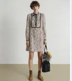 A.P.C. アー・ペー・セー 花柄　ワンピースのサムネイル