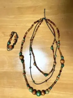 ウッドビーズ　ロングネックレス　ブレスレット　のセット