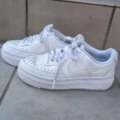 Nike 『コート ビジョン』　ホワイトスニーカー US 5.5