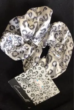 シナモンロール シュシュ ヒョウ柄