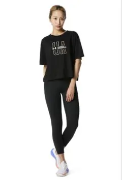 UNDER ARMOUR 半袖　クロップド丈　Tシャツ ブラックのサムネイル