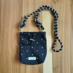 VEILA 巾着ショルダーバッグ スタッズ 黒 ポシェット　ショルダーバッグ