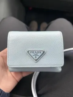プラダ財布