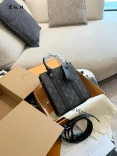 LOUIS VUITTON モノグラム エクリプス ショルダーバッグ