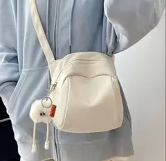 ホワイト ショルダーバッグ