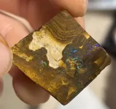 ボルダーオパール原石　83ct