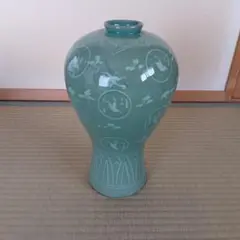 青磁の花入れです 青磁のシンプル角花瓶 フラワーベース 花瓶 花器 一輪差し