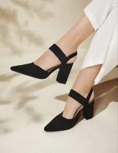 ブラックポインテッドトゥハイヒール