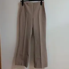 ベージュ スラックス