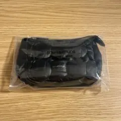 shu uemura 黒 クッションポーチ