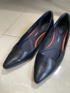 【美品】ROCKPORT TOTAL MOTION ポインテッドパンプス黒のサムネイル