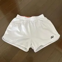 Yonex ホワイトショートパンツ