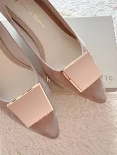 WA ORiental TRaffic 2wayスクエアモチーフヒールパンプス