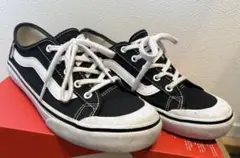 Vans ブラック ホワイト スニーカー　バンズ　ローカット
