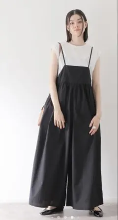 SIMPLICITE キャミオールインワン　ワンピ　ワイドパンツ　ブラック　春夏のサムネイル