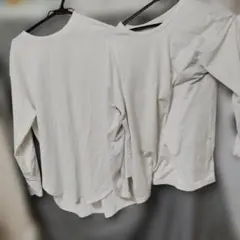白のロング T シャツに2枚組