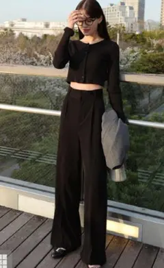［新品］タックセンタープレスストレートパンツ ブラック　L