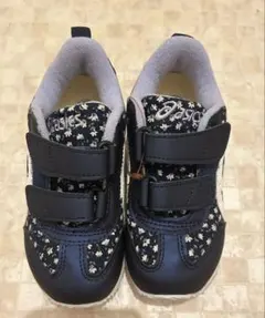 ⭐︎新品⭐︎Asics アシックス　スクスク　シューズ 花柄　ネイビー16cmのサムネイル