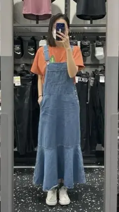 サロペットパンツ