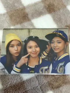 Item thumbnail for item c67703a2-ffdc-4542-8fe8-c903c142006f