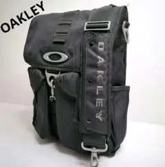 OAKLEY　ショルダーバック　ビジネスバッグ　メタルロゴ　多収納　y2k