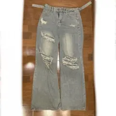 ダメージジーンズ