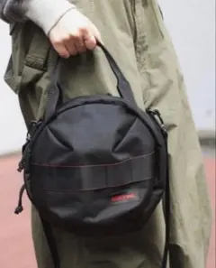 BRIEFING 円形ショルダーバッグ ブラック　黒　丸　ビームスボーイ別注のサムネイル