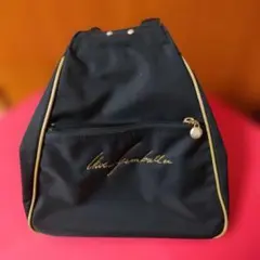 黒いバックパックリュック！ ジッパーポケット付き！