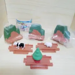 未使用　きかんしゃトーマス　カプセルプラレール　山付きレール　羊と牛