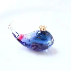 薔薇のオルゴナイト・ペンダント【蓄光スカイブルー】 - メルカリ