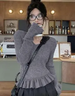 リブ編みVネックセーター グレー 長袖 フリル裾