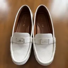 【ほぼ未使用品】COACH コーチ ローファー ホワイト クロコ 24cm相当 美品】COACH コーチ ローファー コインローファー ブランド金具